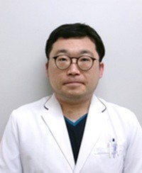 藤井医師の写真